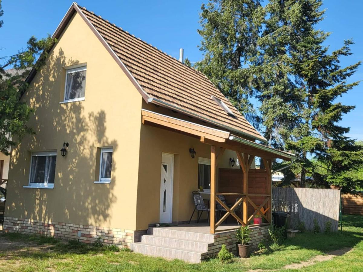 Forrás Vendégház Tata Exterior foto