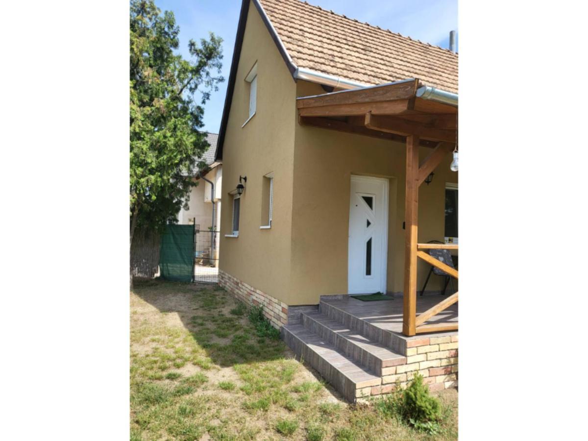 Forrás Vendégház Tata Exterior foto