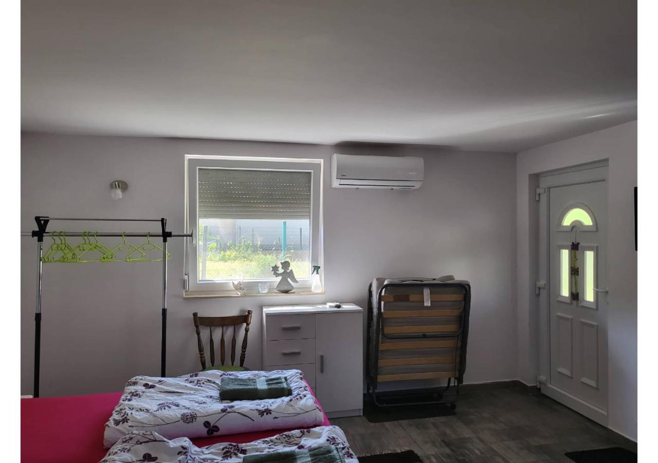 Forrás Vendégház Tata Exterior foto