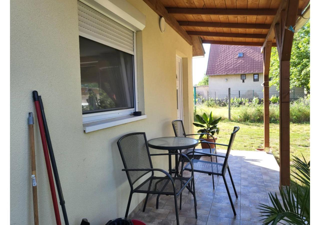 Forrás Vendégház Tata Exterior foto